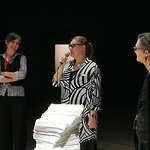 Invigningstal av museichef Ulrika Kullenberg. Till vänster curator Inger Bergström och till höger intendent Malena Karlsson, foto: Maria Wahlgren