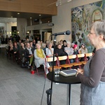 Vernissage, Dalarnas museum 2016. Anna Sjons Nilsson talar. Foto: M. Danhard© Arvbetagelse